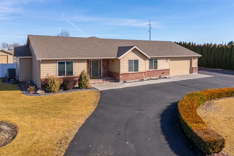 5766 NE Ridgeview Drive