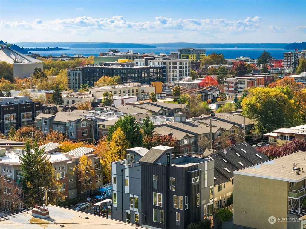 Photo of 408 Aloha Street, Seattle, WA 98109 (MLS # 2275506)