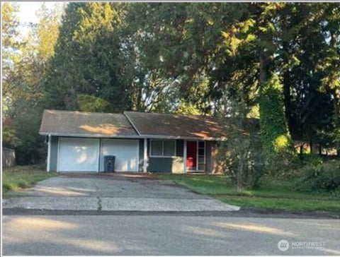 Photo of 13720 NE 81st Street, Redmond, WA 98052 (MLS # 2544841)