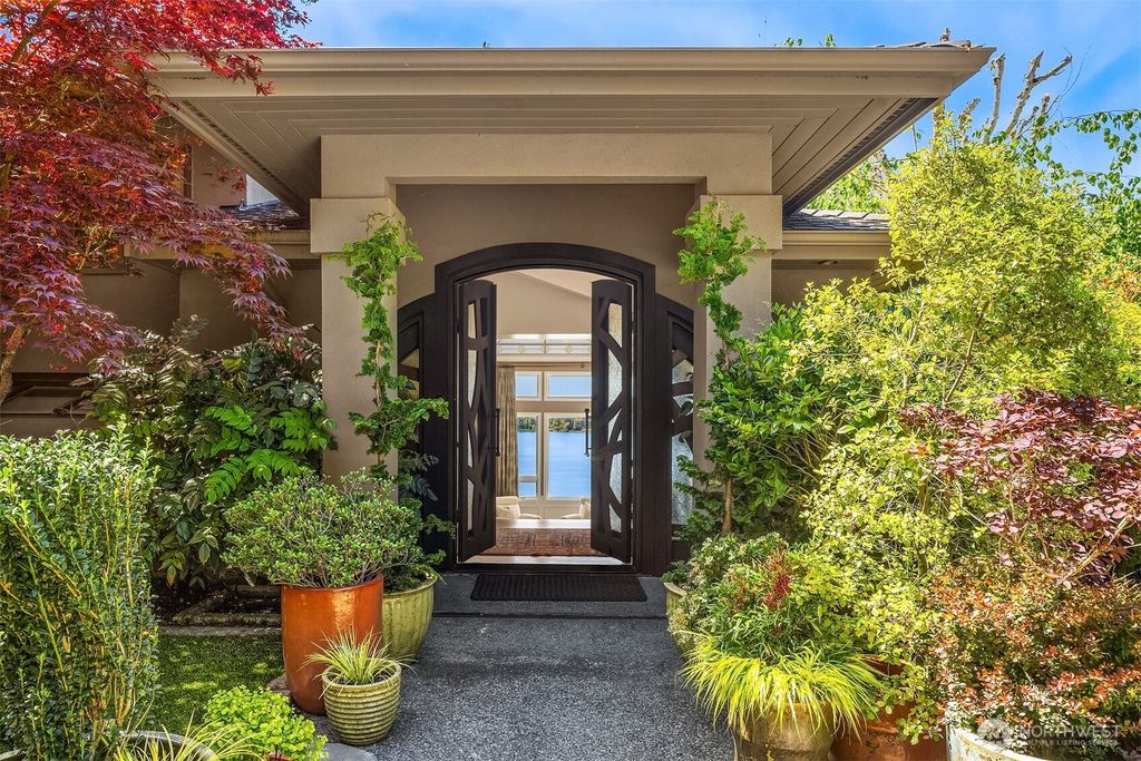 Photo of 7447 W Mercer Way, Mercer Island, WA 98040 (MLS # 2516113)