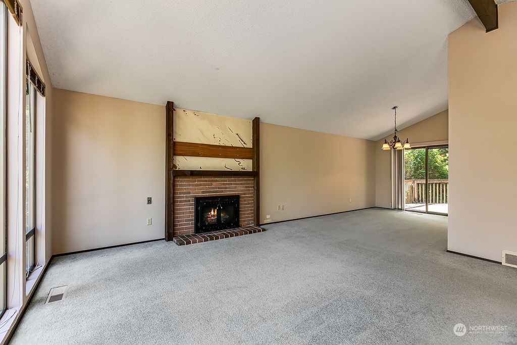 Photo of 805 W Sunset Way, Issaquah, WA 98027 (MLS # 2151223)