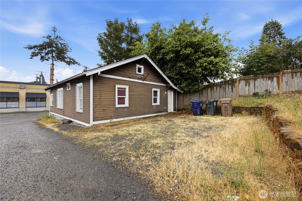 Photo of 1210 S Union Avenue, Tacoma, WA 98405 (MLS # 2556254)