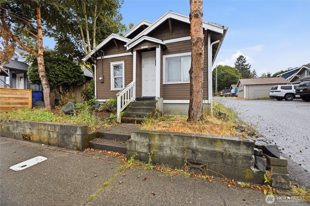 Photo of 1210 S Union Avenue, Tacoma, WA 98405 (MLS # 2556254)