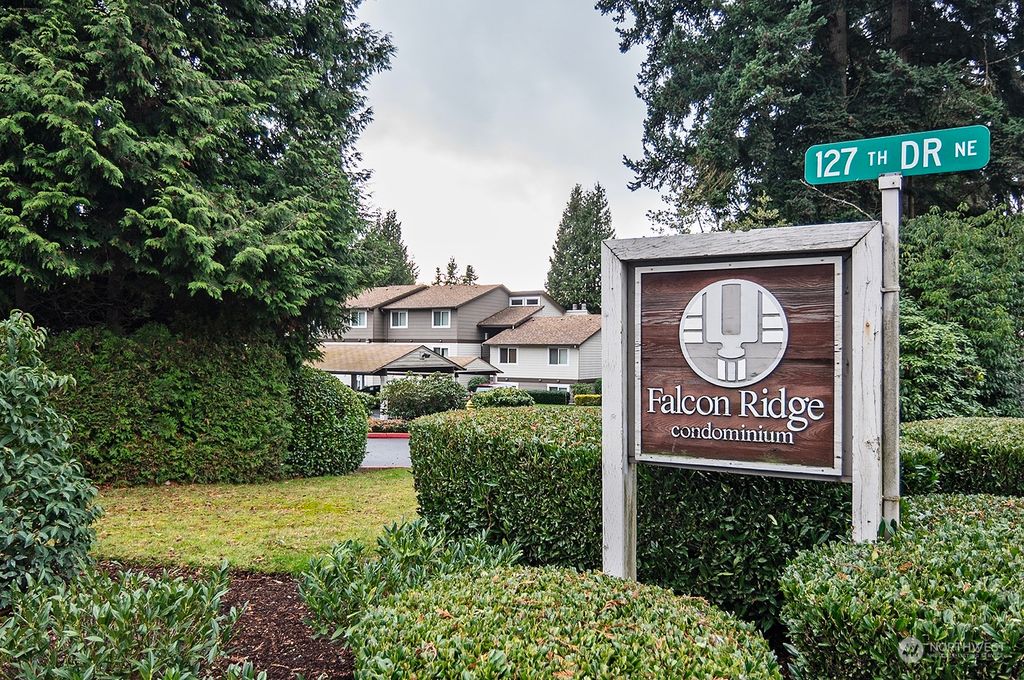 Photo of 12623 NE 130th Way #B204, Kirkland, WA 98034 (MLS # 2190034)