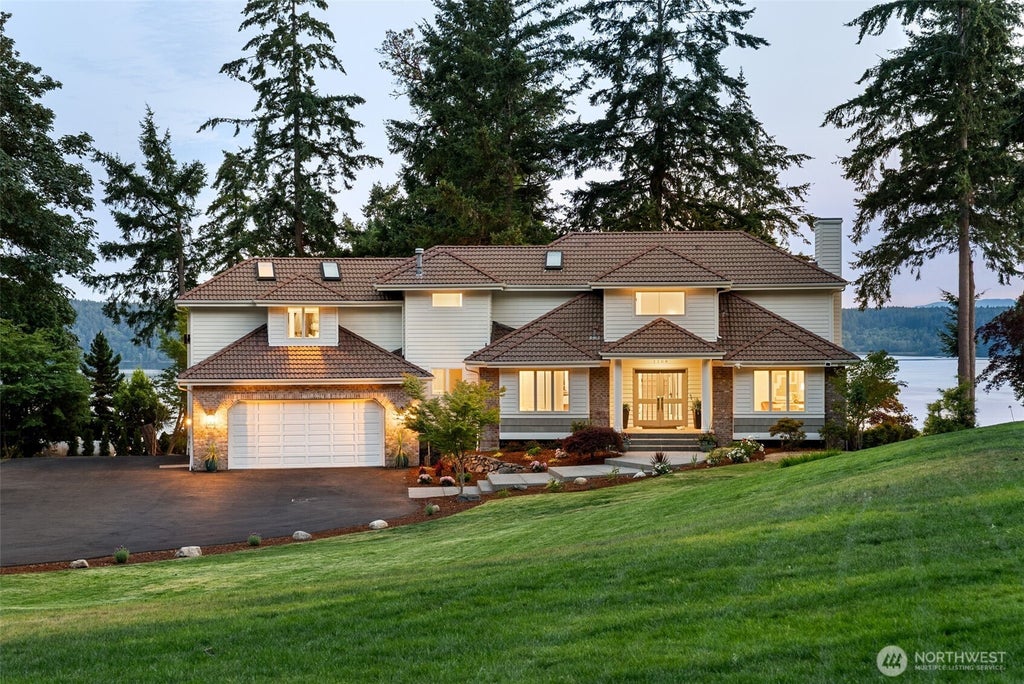 Photo of 1108 7th Court, Fox Island, WA 98333 (MLS # 2552825)