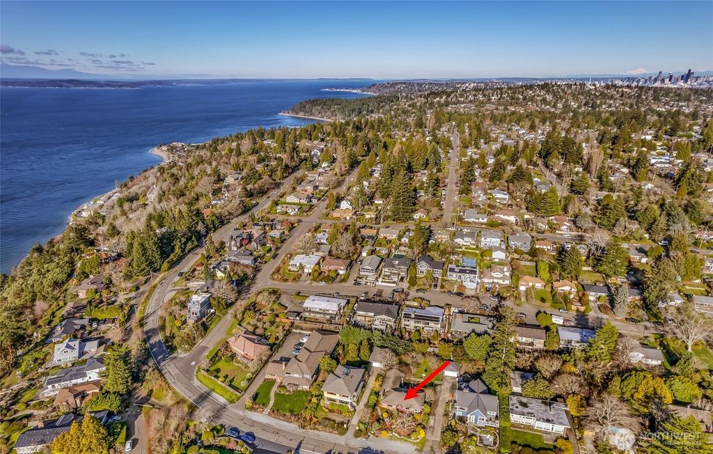Photo of 10680 Marine View Drive SW, Seattle, WA 98146 (MLS # 2333129)