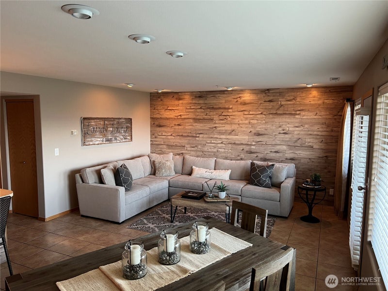 8997 Crescent Bar Road NW C118