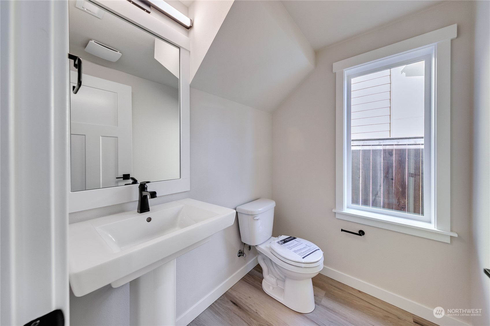 5013 NW Cedarside Loop