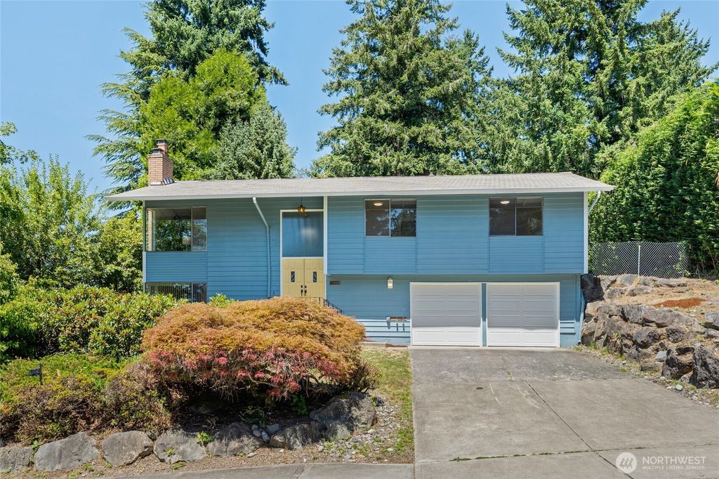Photo of 13726 SE 24th Street, Bellevue, WA 98005 (MLS # 2405638)