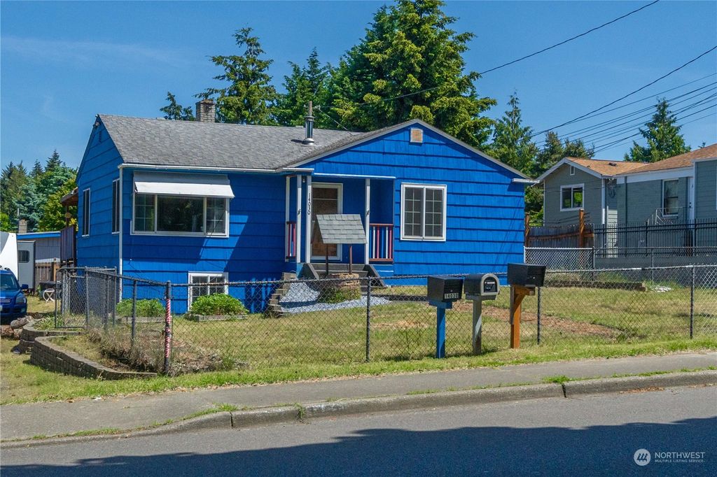 Photo of 14030 24th Avenue S, SeaTac, WA 98168 (MLS # 2248236)