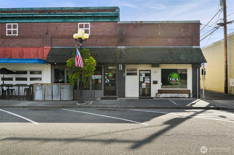 707 Metcalf