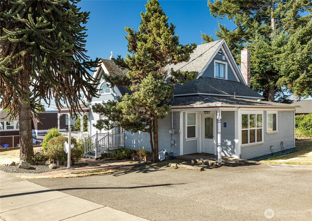 Photo of 1199 SE Dock Street, Oak Harbor, WA 98277 (MLS # 2532083)