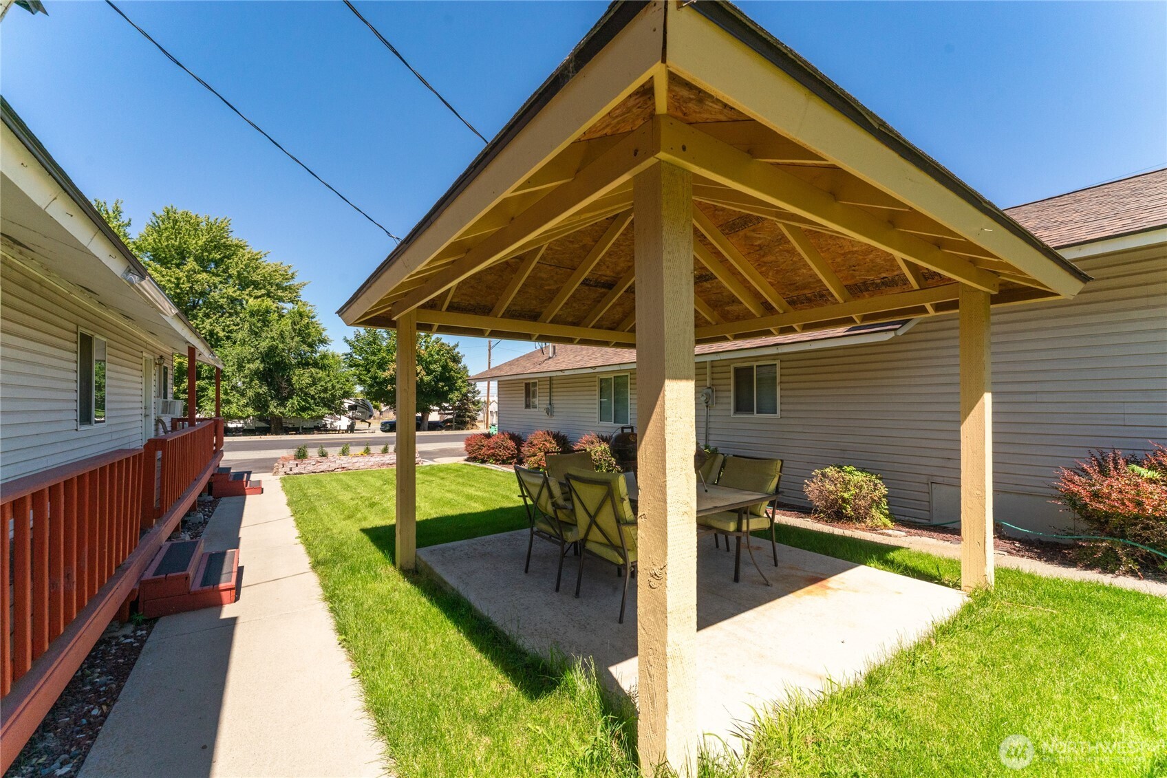 280 E Grand Coulee Avenue