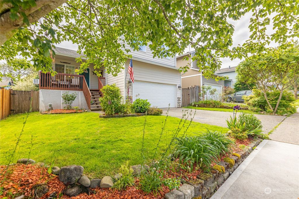 Photo of 1807 111th Drive SE, Lake Stevens, WA 98258 (MLS # 2048164)