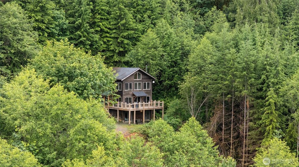 Photo of 24110 S Lake Roesiger RD Rd, Snohomish, WA 98290 (MLS # 2398603)