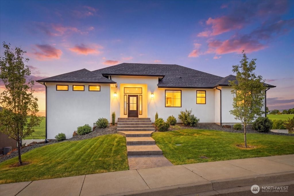 Photo of 87 Coyote Ridge Drive, Walla Walla, WA 99362 (MLS # 2531984)