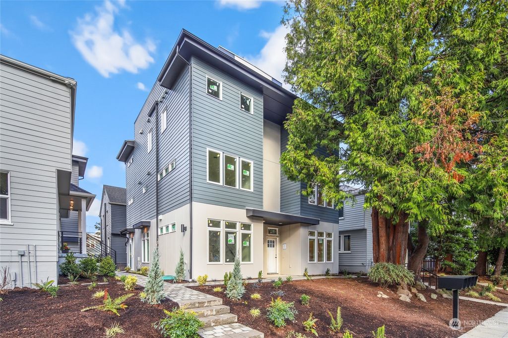 Photo of 1519 A 44th Avenue SW, Seattle, WA 98116 (MLS # 2225937)