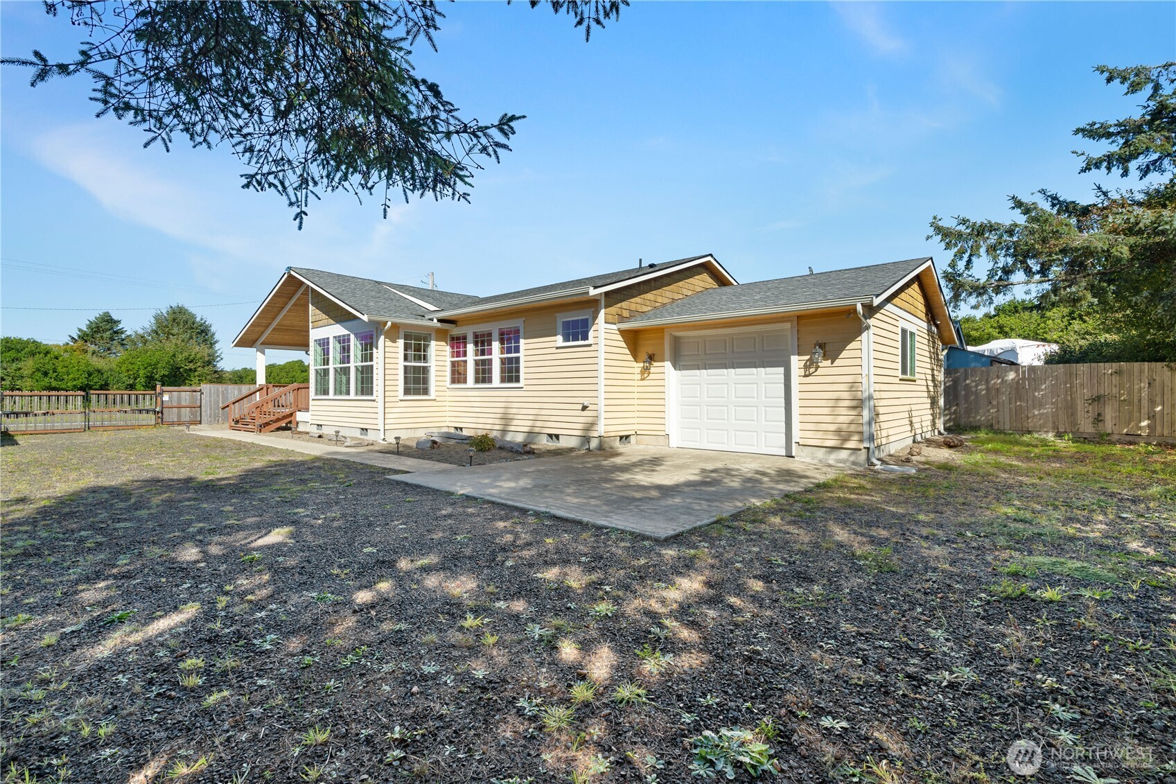554 Ocean Shores Boulevard NW