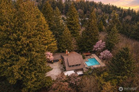 Photo of 16521 NE 1st Place, Bellevue, WA 98008 (MLS # 2501785)
