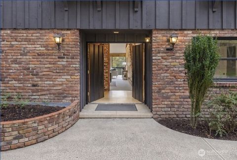 Photo of 16521 NE 1st Place, Bellevue, WA 98008 (MLS # 2501785)