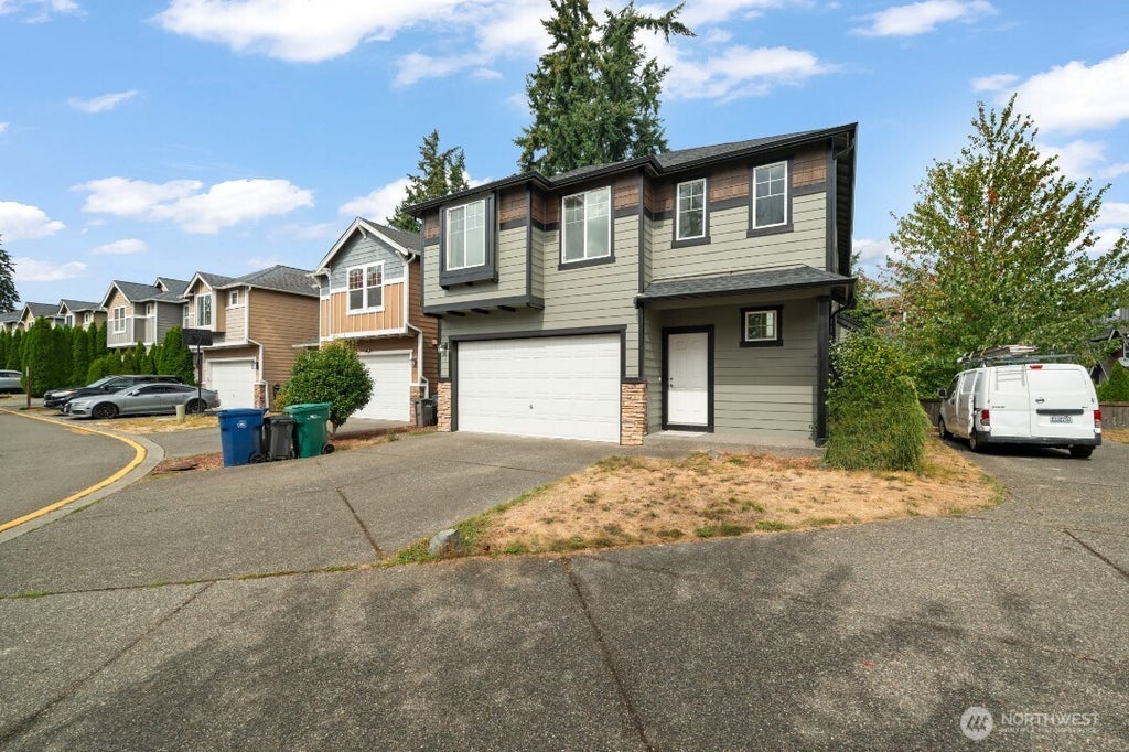 Photo of 907 141st Place SW, Lynnwood, WA 98087 (MLS # 2577689)