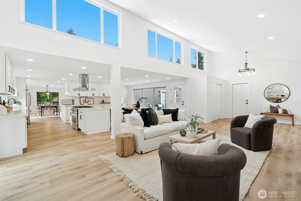 Photo of 2901 124th Place NE, Bellevue, WA 98005 (MLS # 2362663)