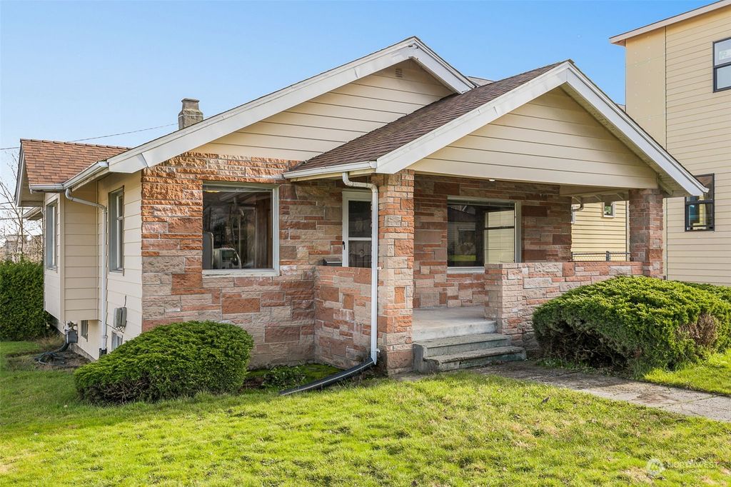 Photo of 4400 37th Avenue SW, Seattle, WA 98126 (MLS # 2195717)