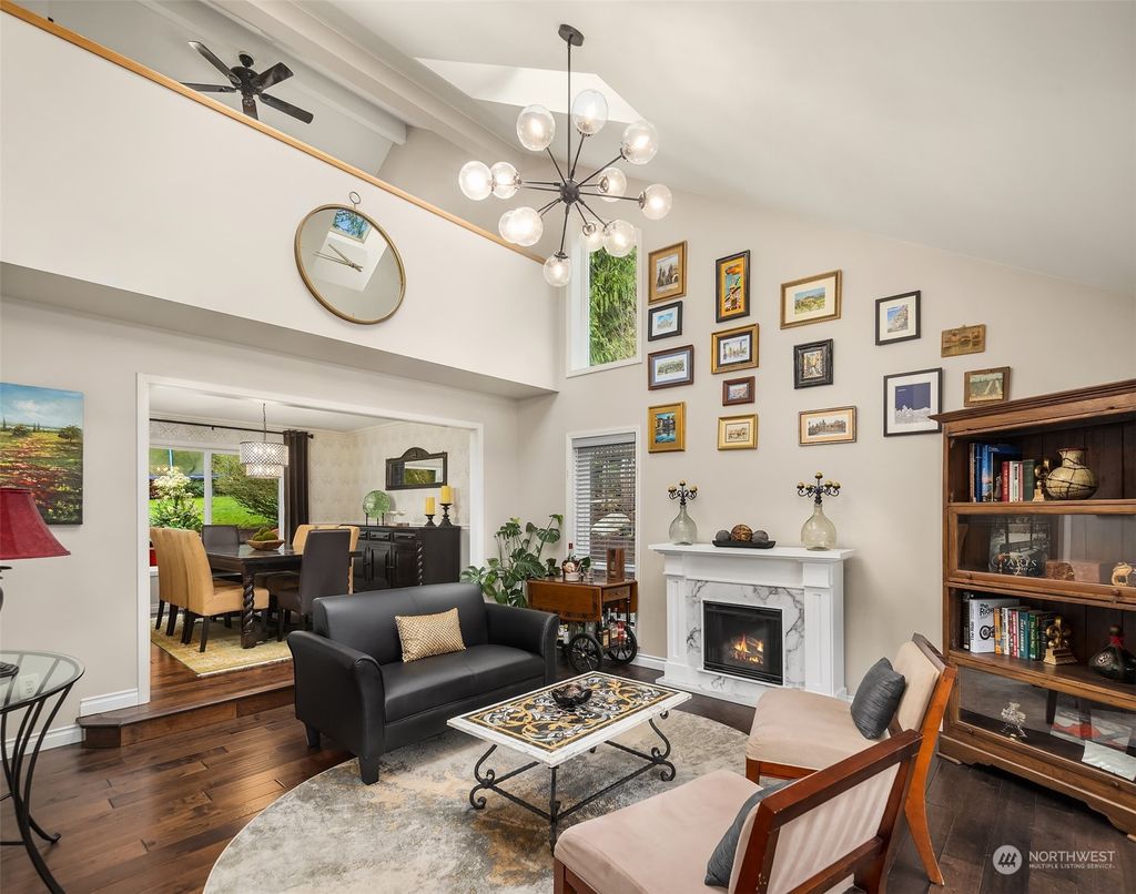 Photo of 3205 SW Sierra Court, Issaquah, WA 98027 (MLS # 2215383)