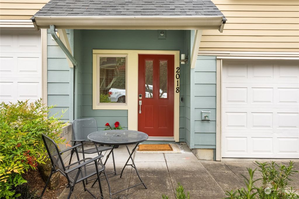 Photo of 2018 NW Boulder Way Drive, Issaquah, WA 98027 (MLS # 2138205)