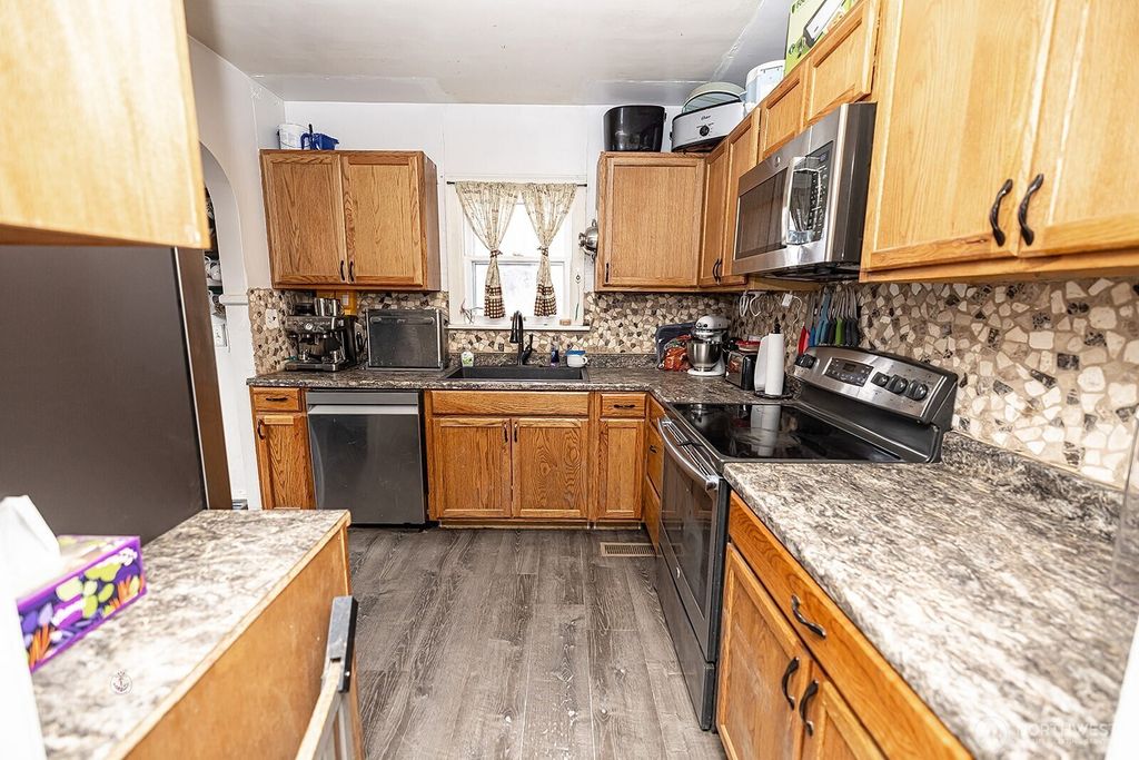 Photo of 1014 Stevens Street, Wenatchee, WA 98801 (MLS # 2464869)