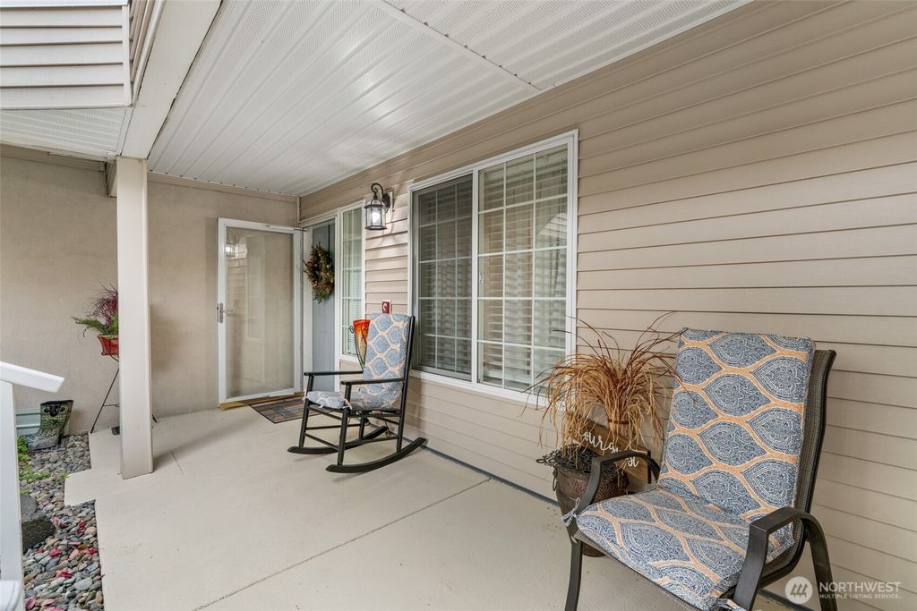 Photo of 1916 S 368th Place #202, Federal Way, WA 98003 (MLS # 2443095)