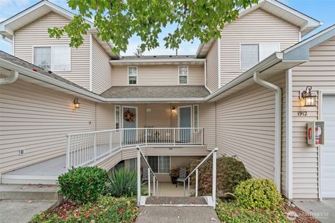 Photo of 1916 S 368th Place #202, Federal Way, WA 98003 (MLS # 2443095)