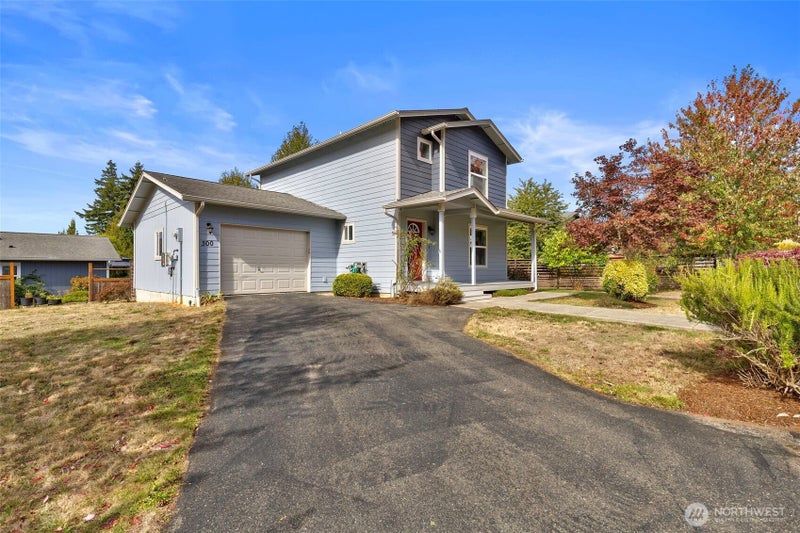 300 NE Max William Loop