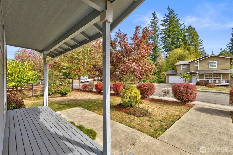 300 NE Max William Loop