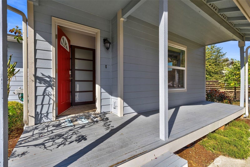 300 NE Max William Loop