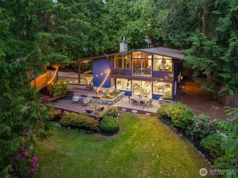 Photo of 1305 Kings Place NW, Bainbridge Island, WA 98110 (MLS # 2534423)