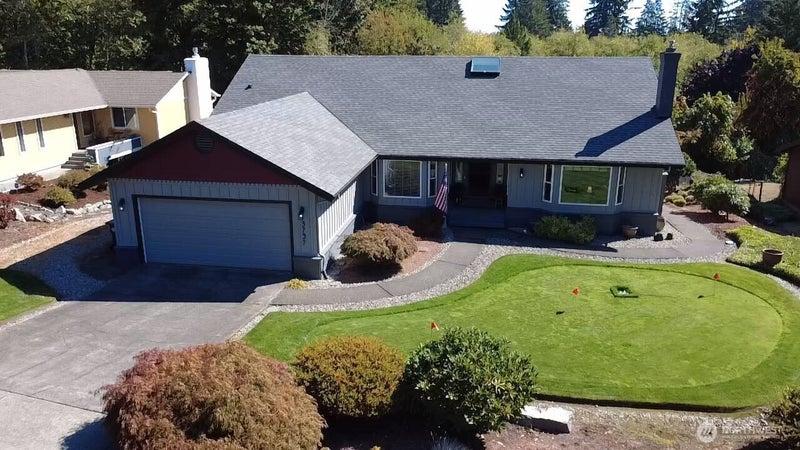 3737 Goldcrest Heights NW