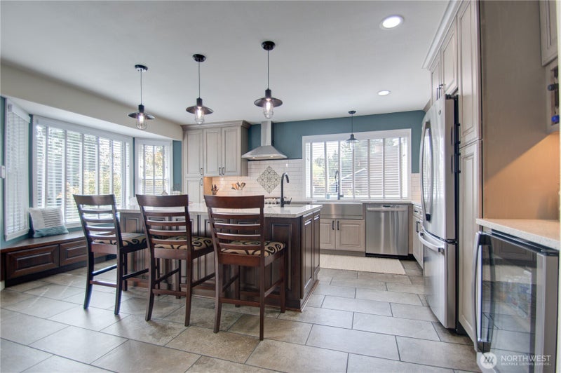3737 Goldcrest Heights NW