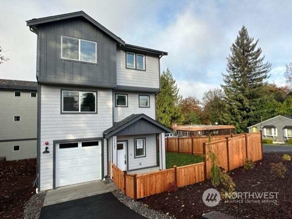 Photo of 11507 12th Avenue S, Burien, WA 98168 (MLS # 2138272)