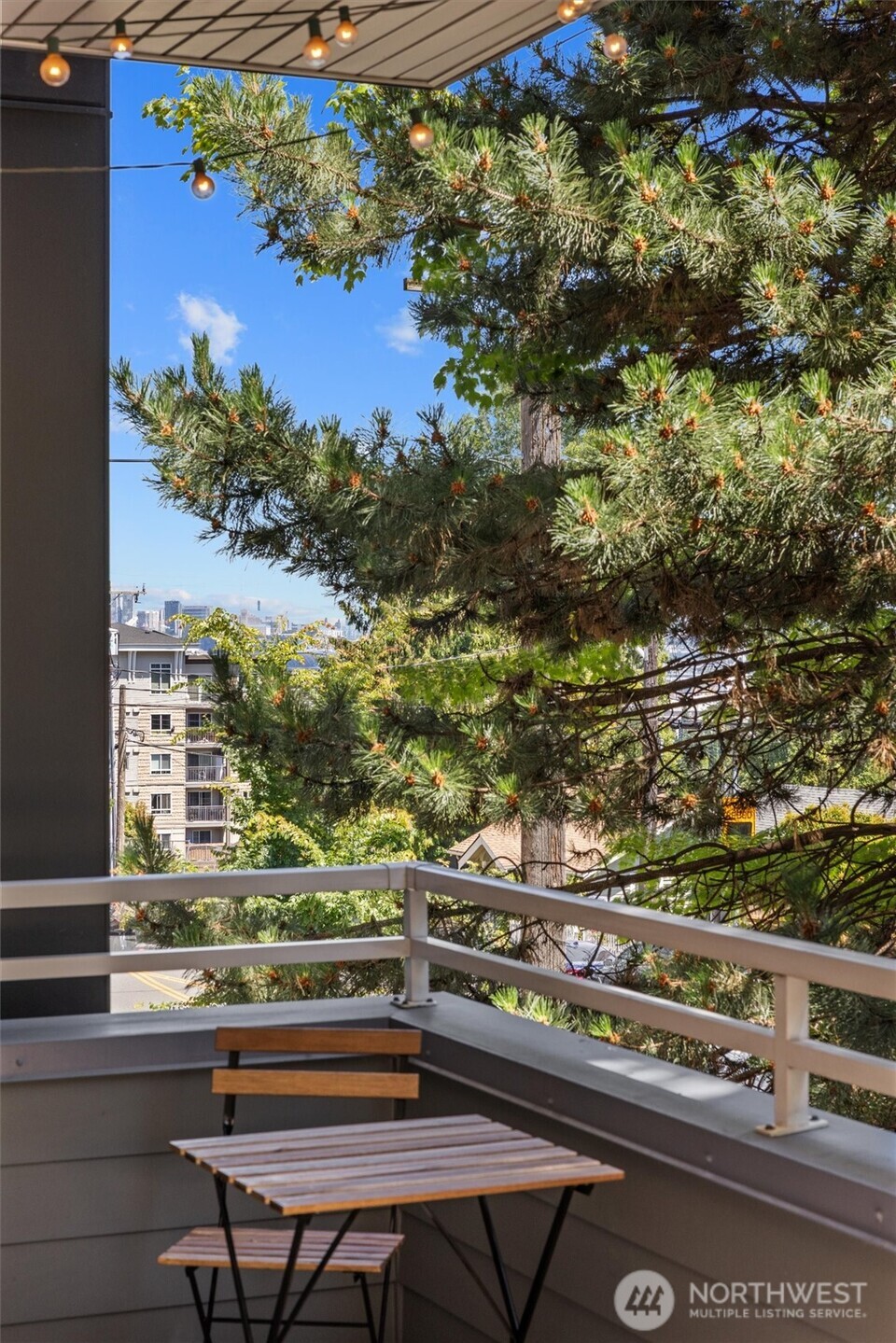 Seattle, Washington 98126, United States, 2 Bedrooms Bedrooms, ,2 BathroomsBathrooms,Residential,Active,220600