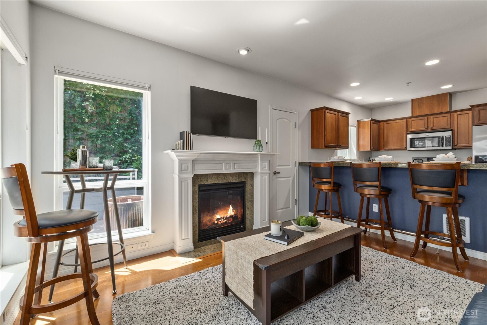 Seattle, Washington 98126, United States, 2 Bedrooms Bedrooms, ,2 BathroomsBathrooms,Residential,Active,220600