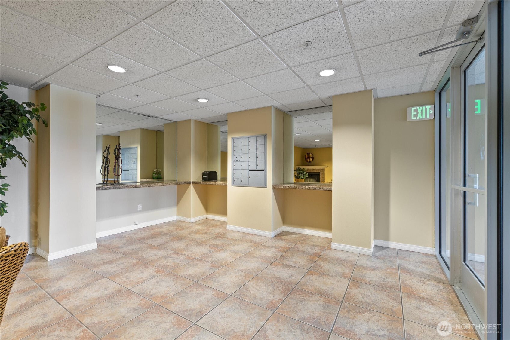 Seattle, Washington 98126, United States, 2 Bedrooms Bedrooms, ,2 BathroomsBathrooms,Residential,Active,220600