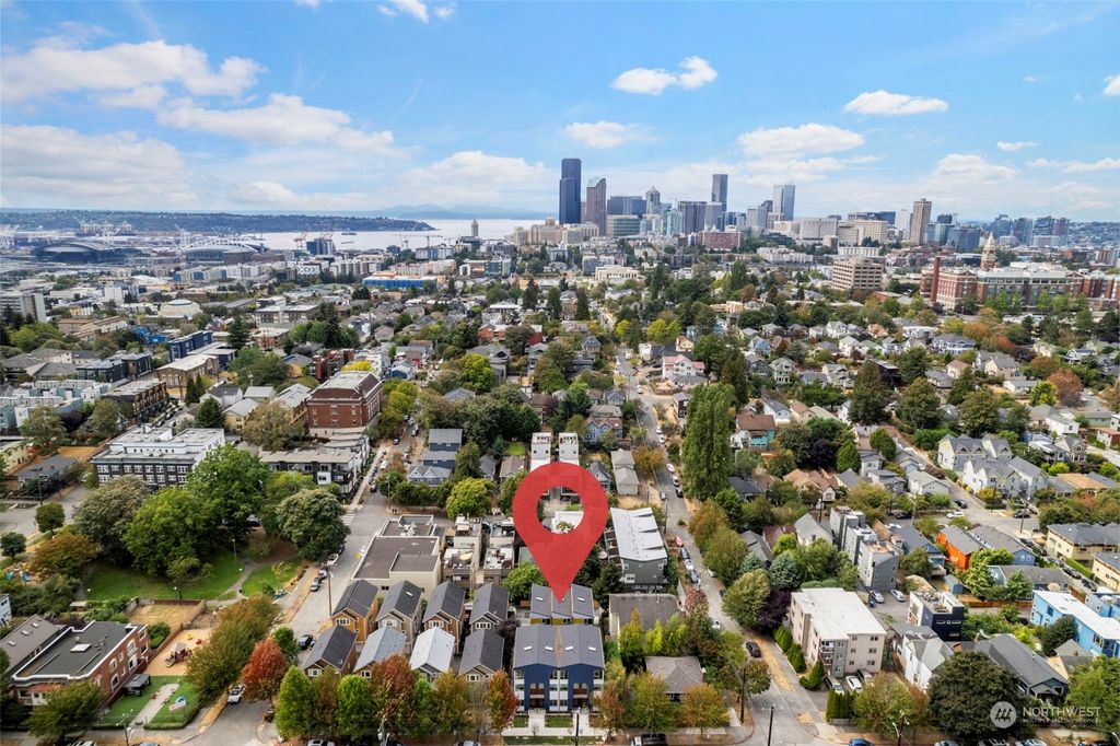 Photo of 219 22nd Avenue #D, Seattle, WA 98122 (MLS # 2313947)
