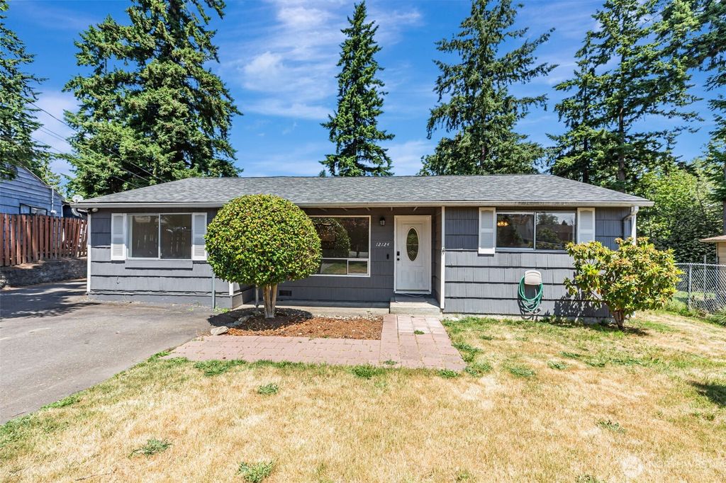 Photo of 12124 SE 161st Street, Renton, WA 98058 (MLS # 2392004)