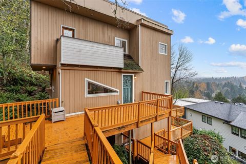 Photo of 11804 90th Avenue NE, Kirkland, WA 98034 (MLS # 2459596)