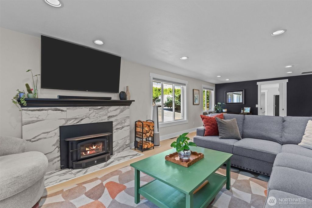 Photo of 20240 20th Place NE, Shoreline, WA 98155 (MLS # 2407813)