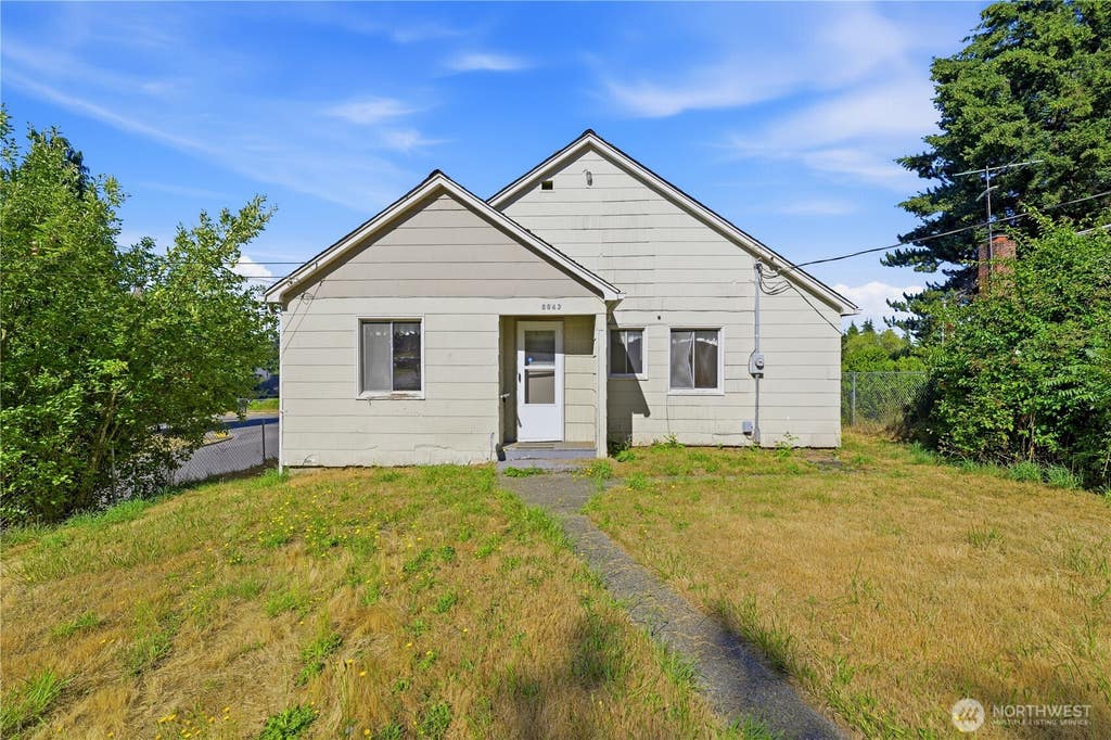 Photo of 8643 Yakima Avenue S, Tacoma, WA 98444 (MLS # 2556644)