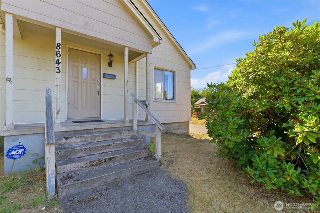 Photo of 8643 Yakima Avenue S, Tacoma, WA 98444 (MLS # 2556644)