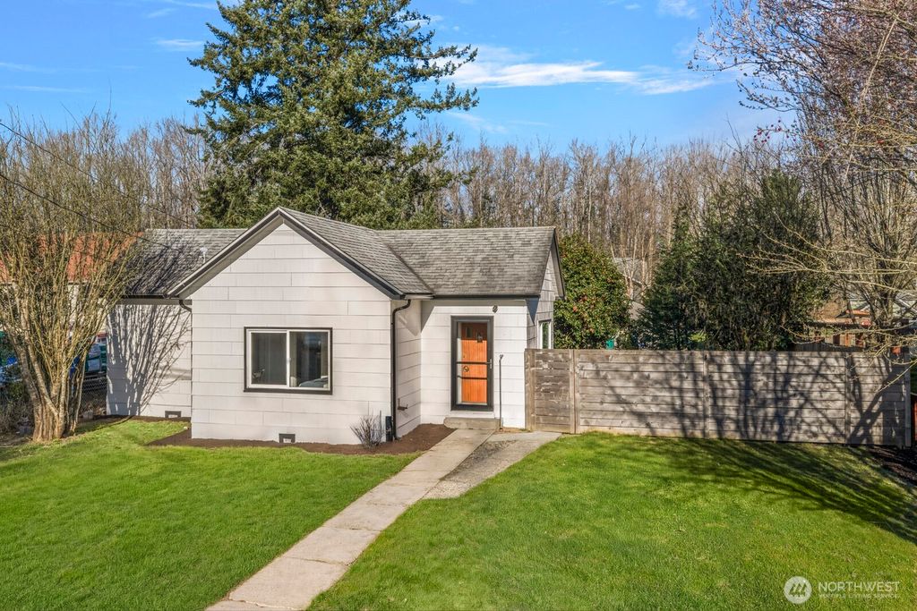 Photo of 8164 Falls Avenue SE, Snoqualmie, WA 98065 (MLS # 2486282)