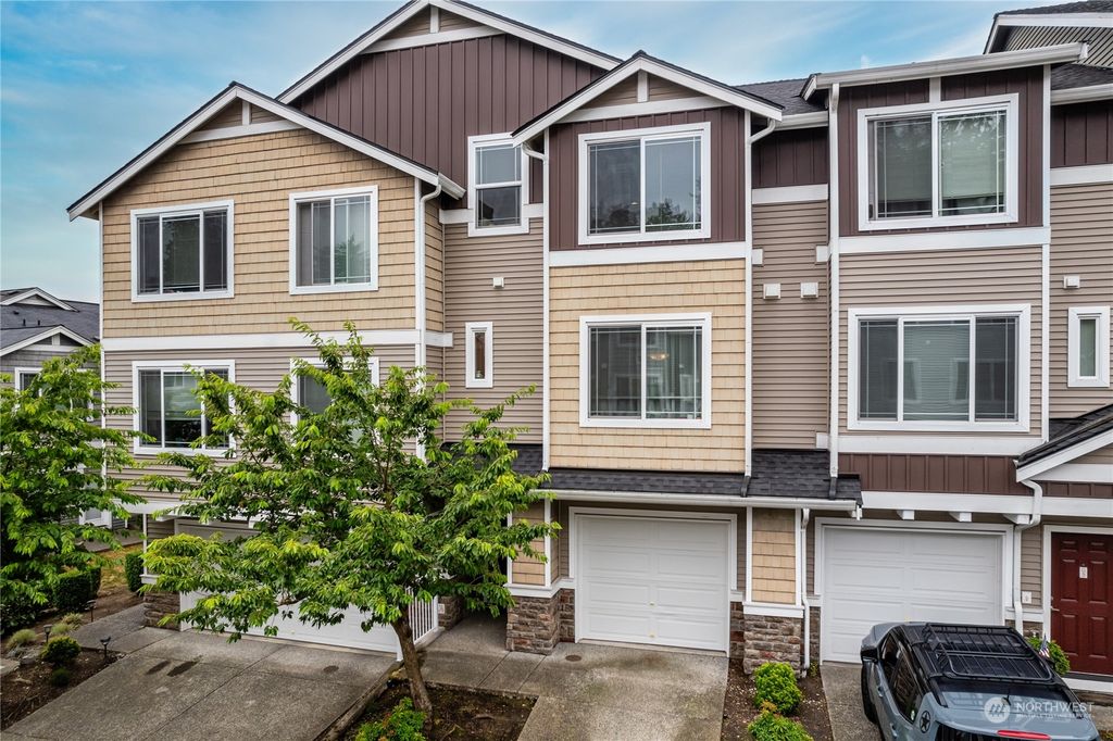 Photo of 15720 Manor Way #G-2, Lynnwood, WA 98087 (MLS # 2268903)